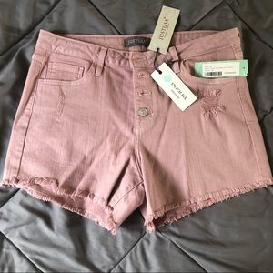 Myra Frayed Hem Button fly short